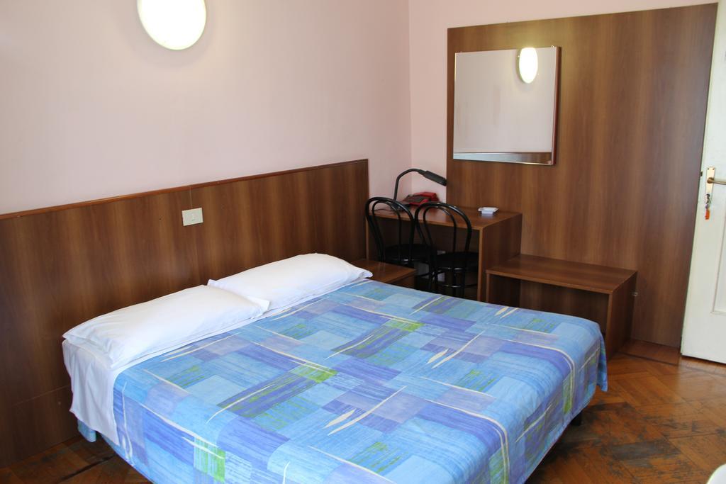 Hotel Rallye Milán Exterior foto